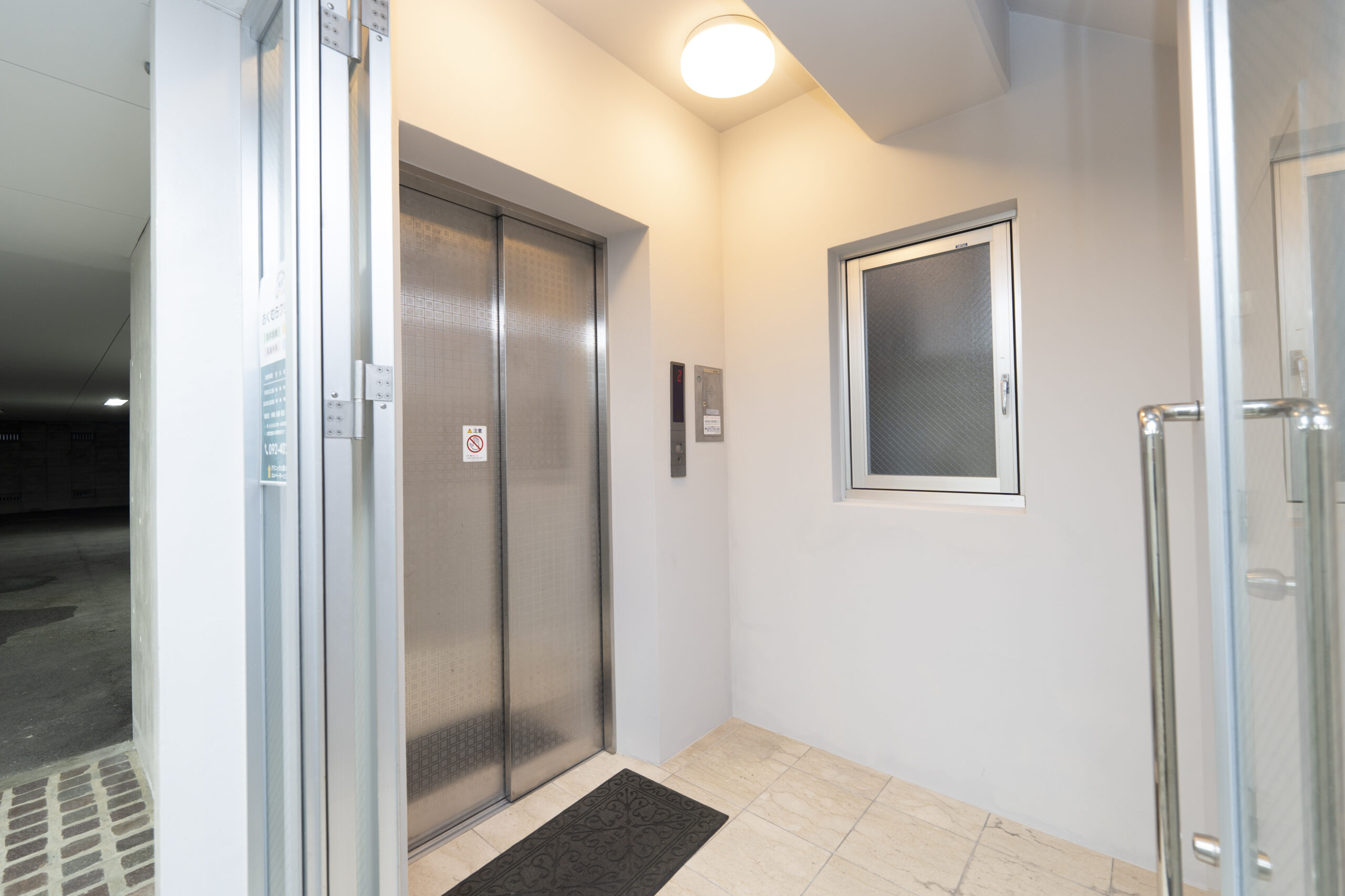 1階エレベーター