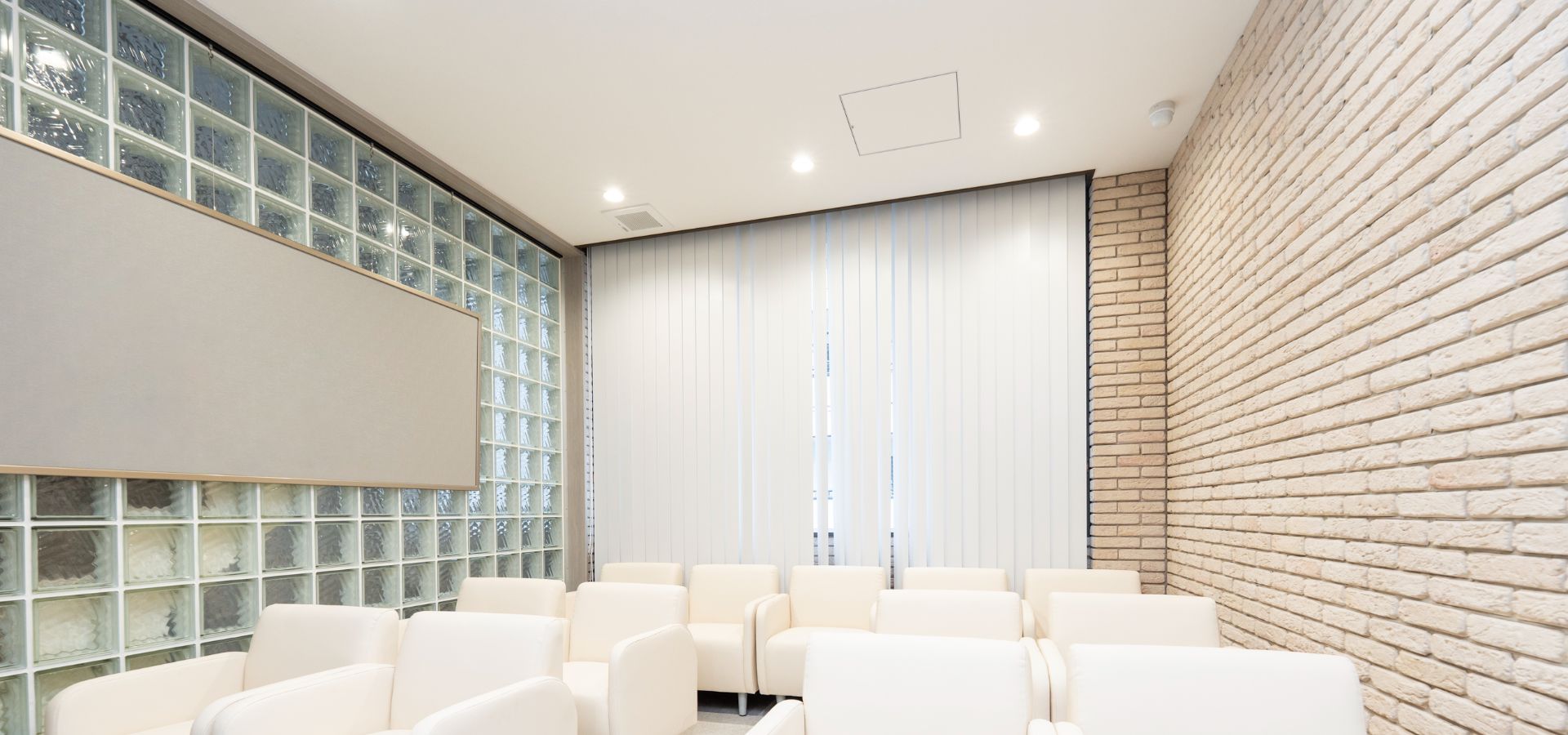 メインビジュアル02（PC）